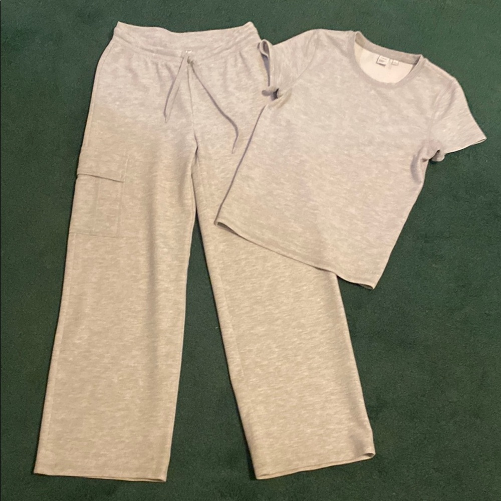 Aritzia Limited Edition Set💗M/L💗Short sleeve/comfy cargo